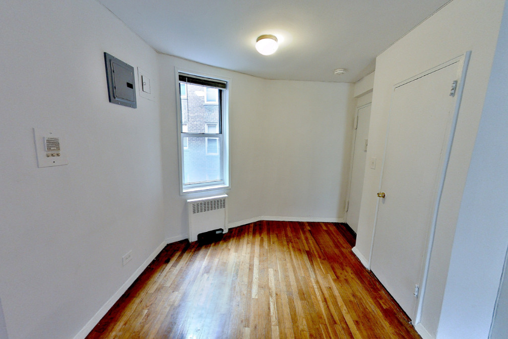 East 58th Street - Photo 2