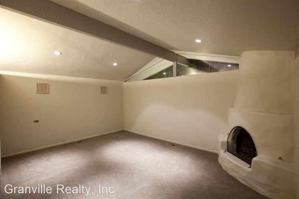 2470 W San Jose Avenue - Photo 6