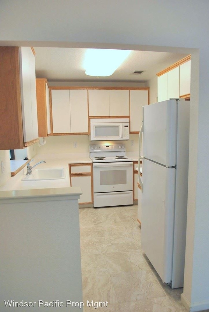 2574 Oak Road #200 - Photo 7