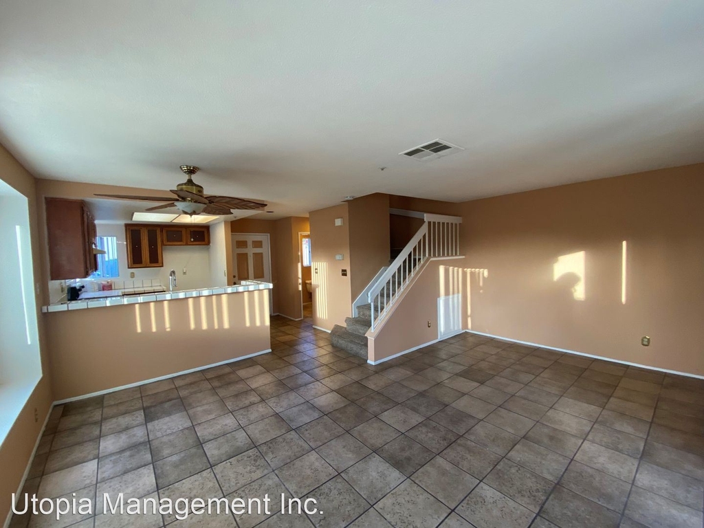 2485 Kings View Circle - Photo 1