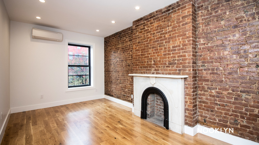 41 Vanderbilt Avenue - Photo 1