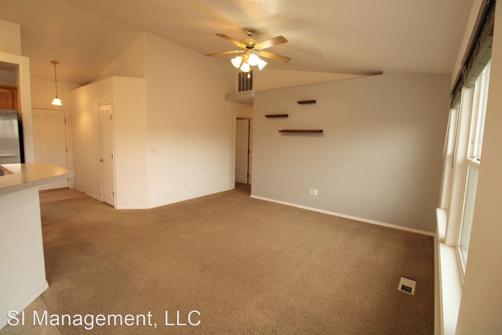 1470 Peregrine Dr. - Photo 6