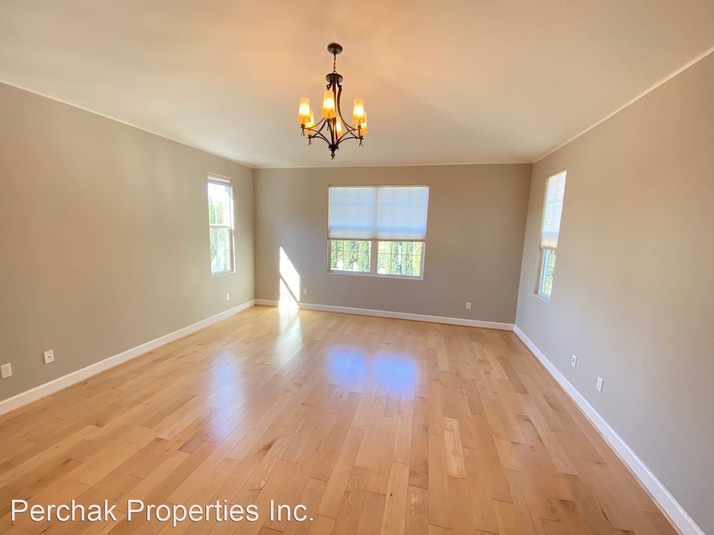 933 Saddlehorn Court - Photo 10