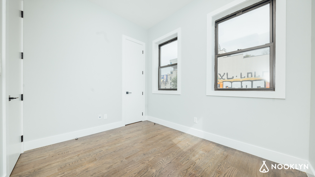 644 Lorimer Street - Photo 10