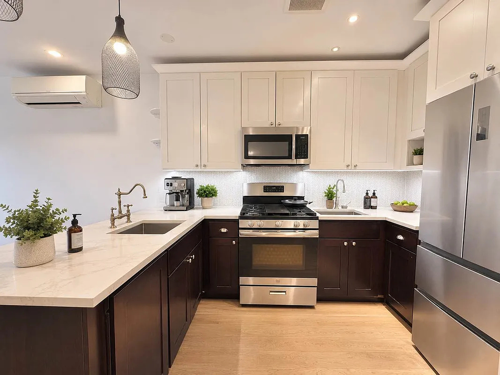 123 Pulaski Street - Photo 1