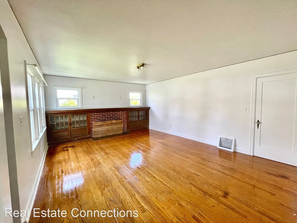 670 W. 10th Avenue - Photo 2