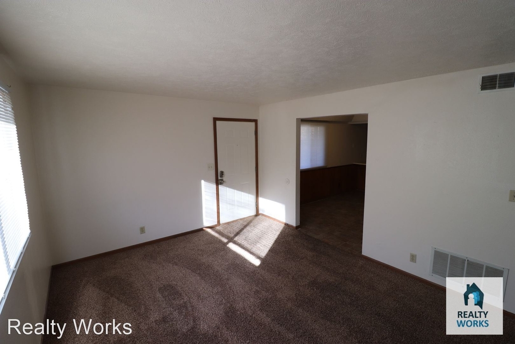 4915 Walker - Photo 2