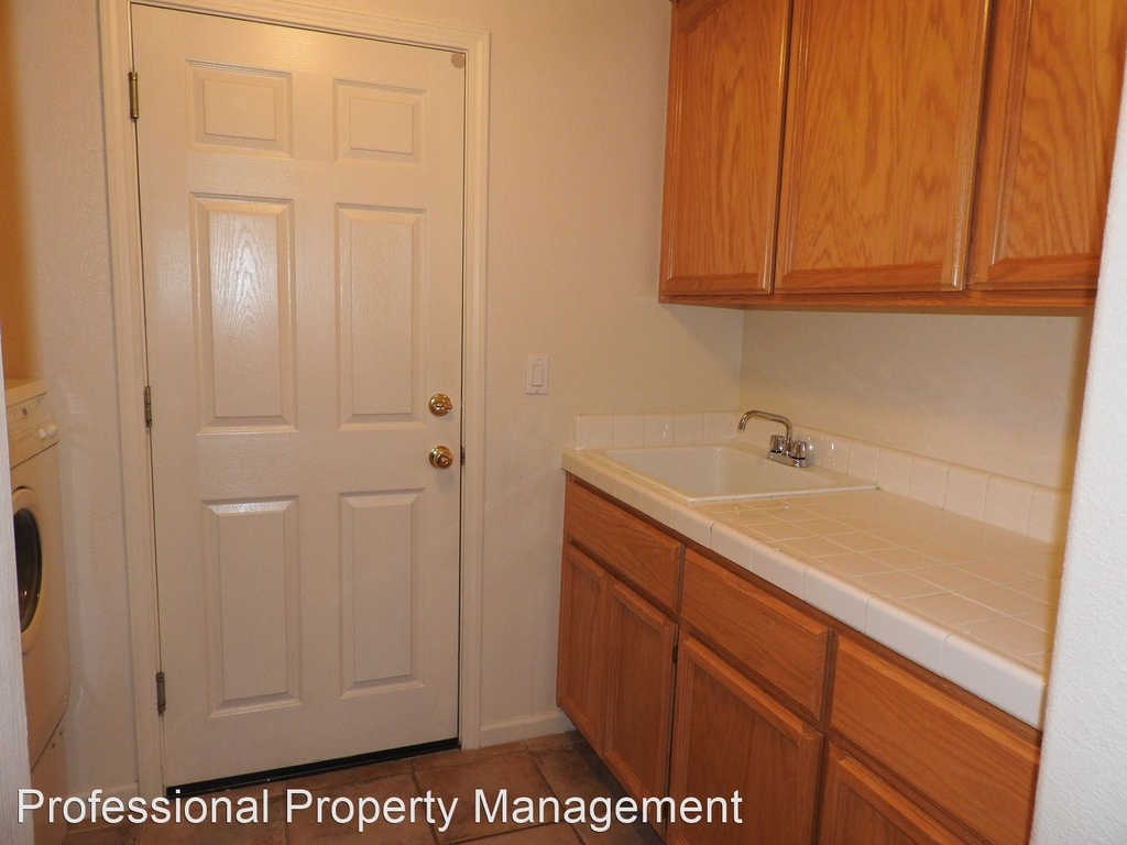 9928 Villa Granito Lane - Photo 12