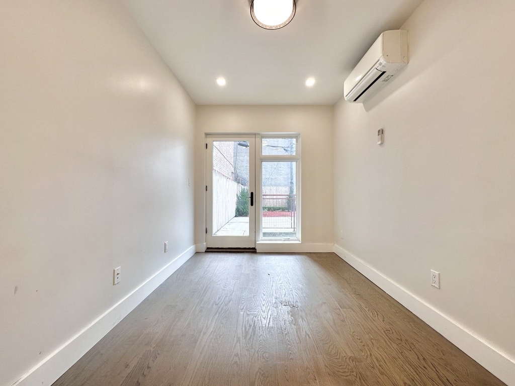 334 Evergreen Avenue - Photo 1