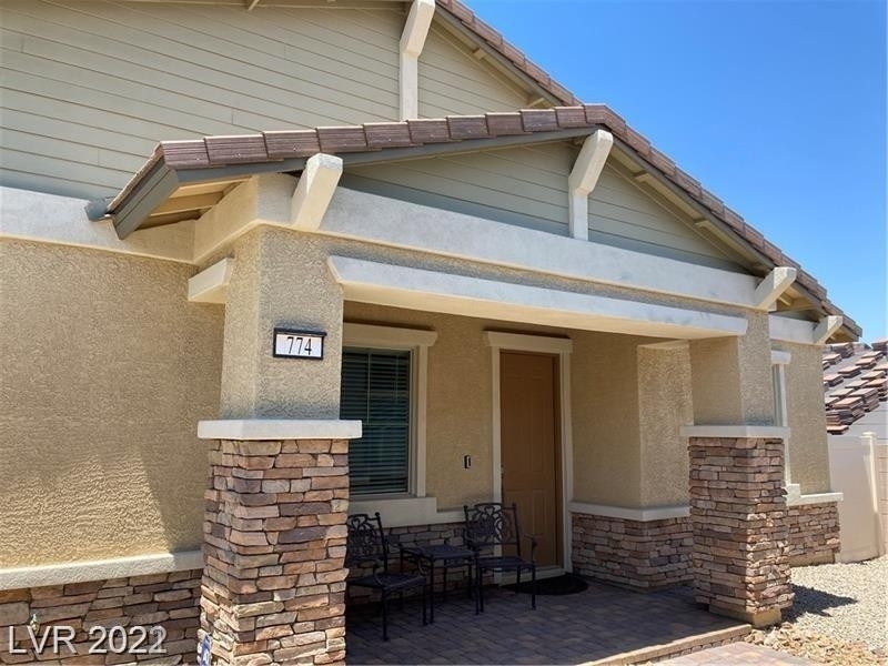 774 Iris Desert Street - Photo 0