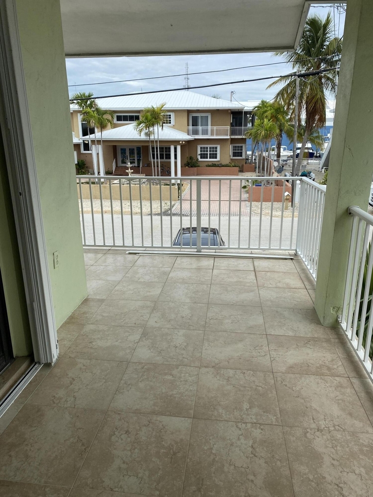 502 Caribbean Drive - Photo 2