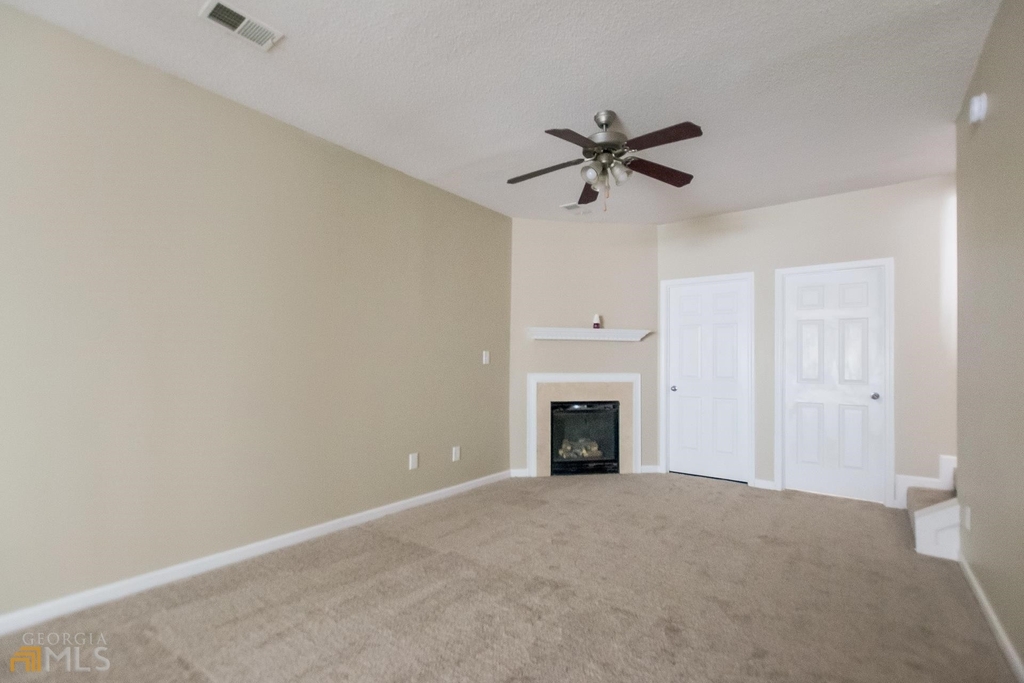 2407 Hackamore - Photo 3