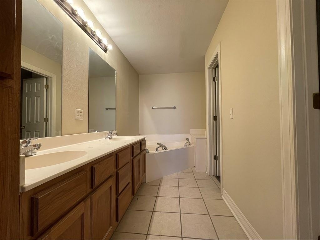 11058 Rose  Ct - Photo 2