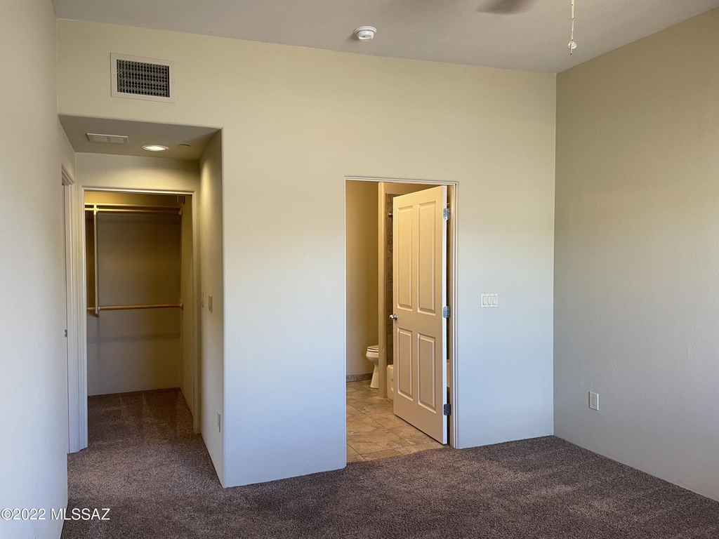 1435 W Kilburn Street - Photo 18