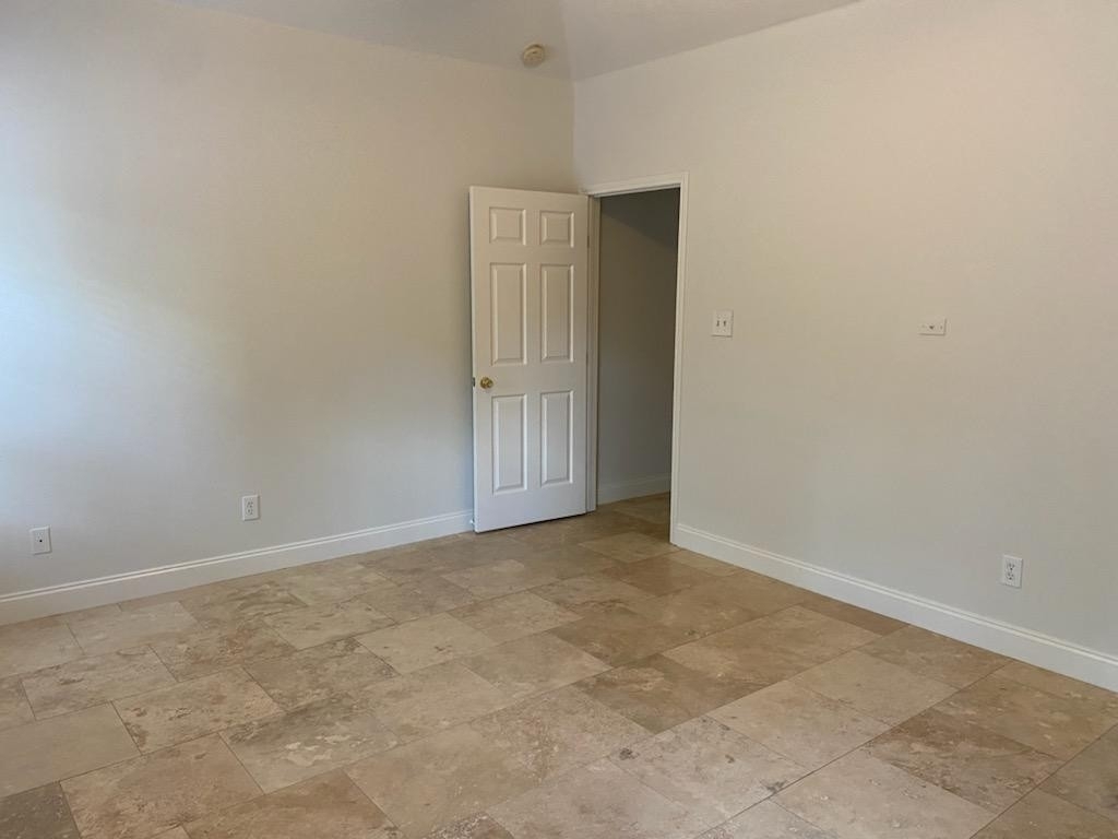 18900  Venture Dr - Photo 6