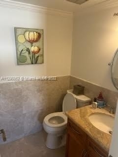 4301 Collins Ave - Photo 3