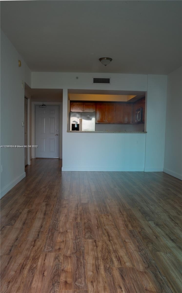 1723 Sw 2nd Ave - Photo 2