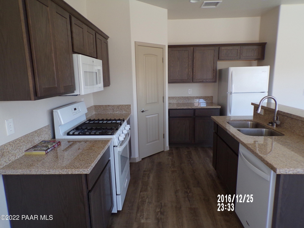 2924 N Yavapai Road - Photo 7