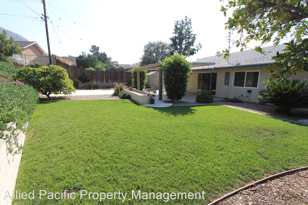 12149 Country Club Ln. - Photo 16