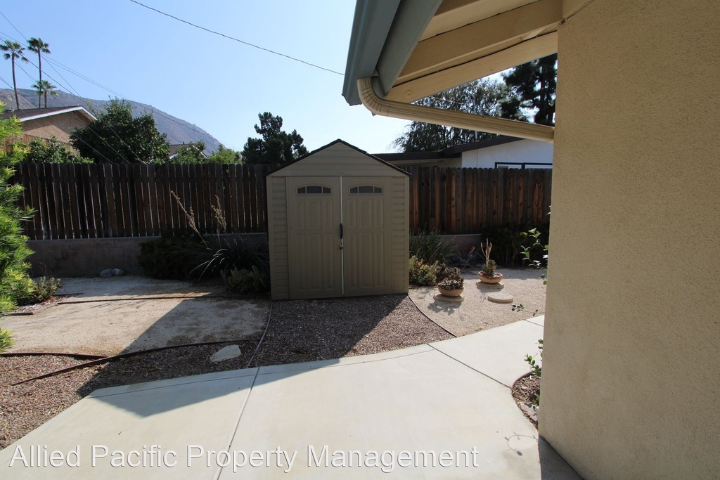 12149 Country Club Ln. - Photo 21