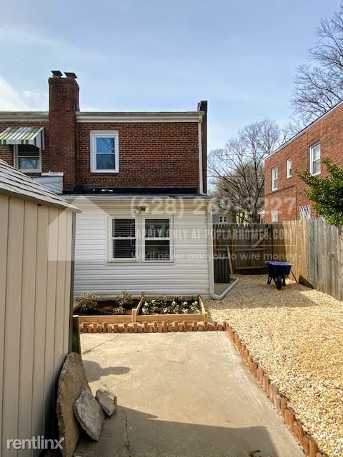 1323 Eastern Ave - Photo 16