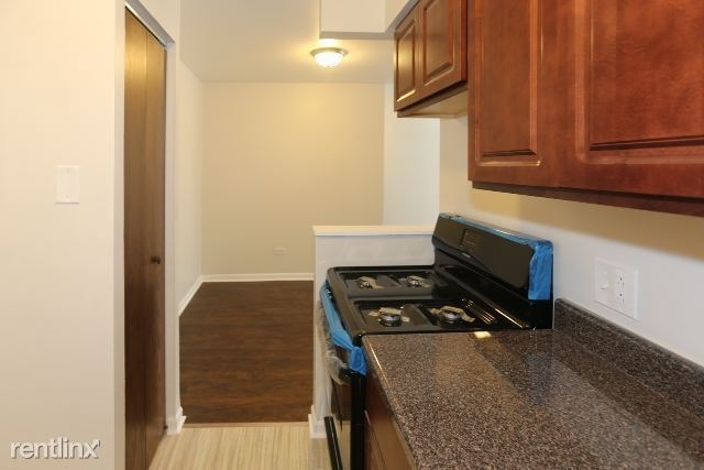 1040 W. Hollywood, Unit 803 - Photo 4