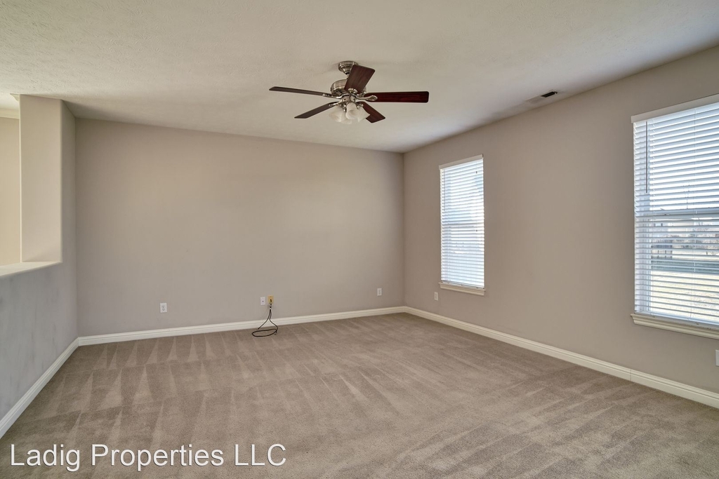 8102 Lawrence Woods Blvd. - Photo 15