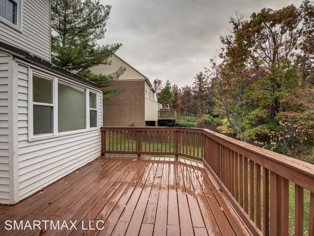 10416 Norlan Dr - Photo 0