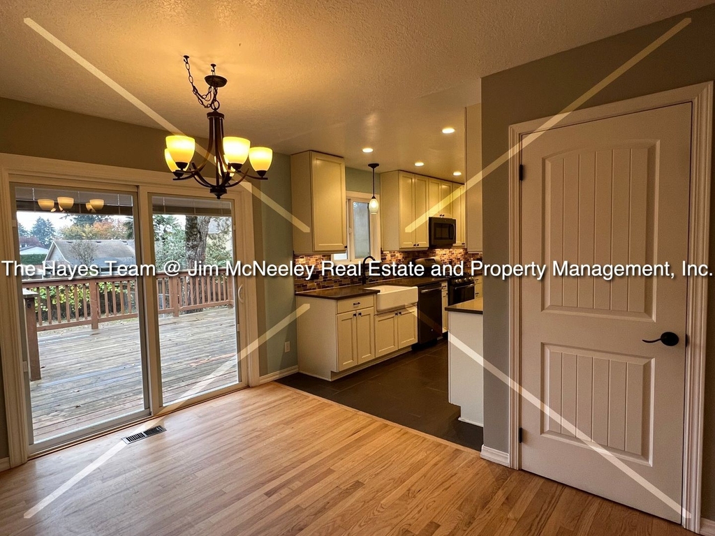 1122 Se 147th Ave. - Photo 6