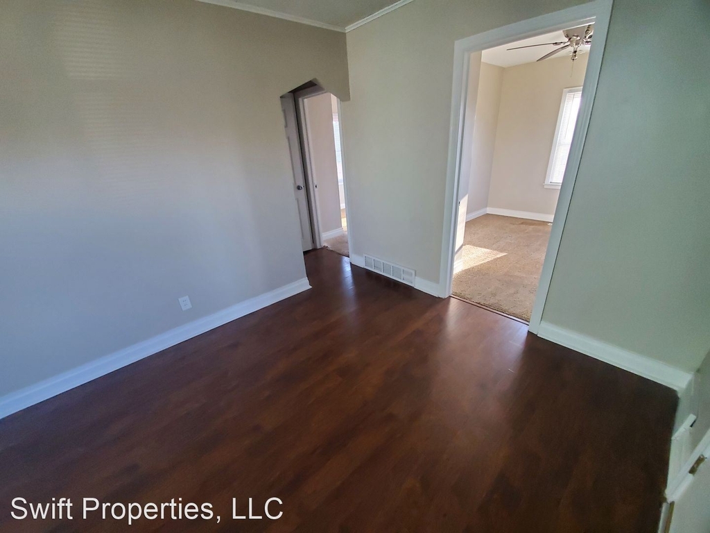 2946 East Euclid Avenue - Photo 3