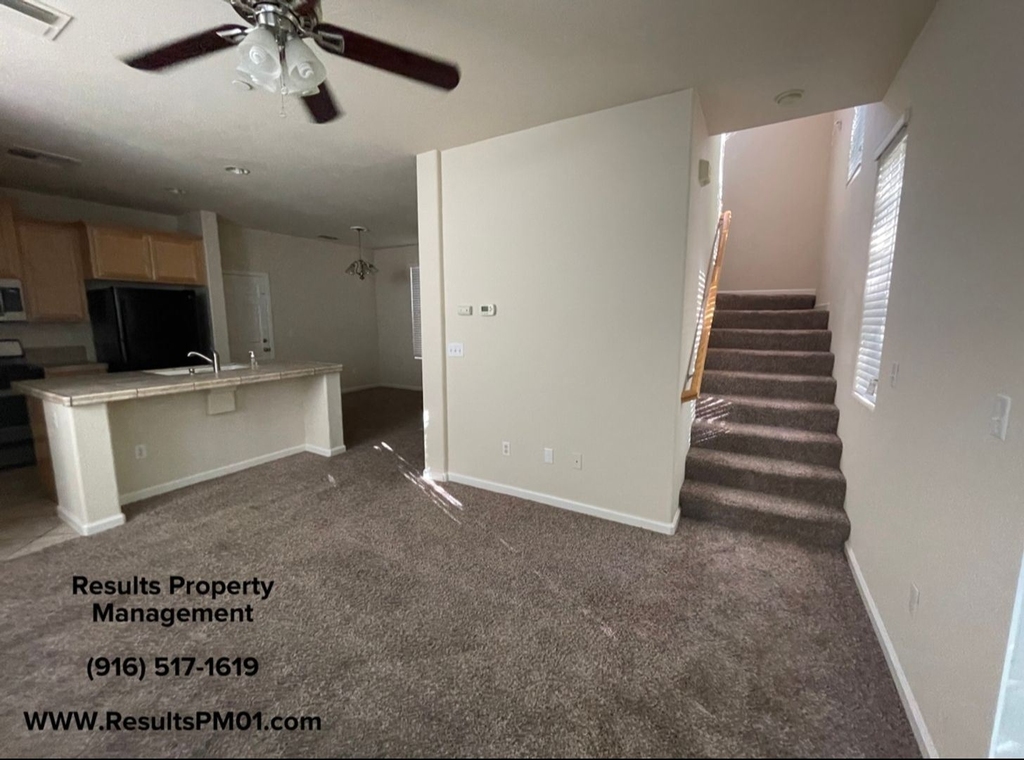 524 Navigator Dr - Photo 4