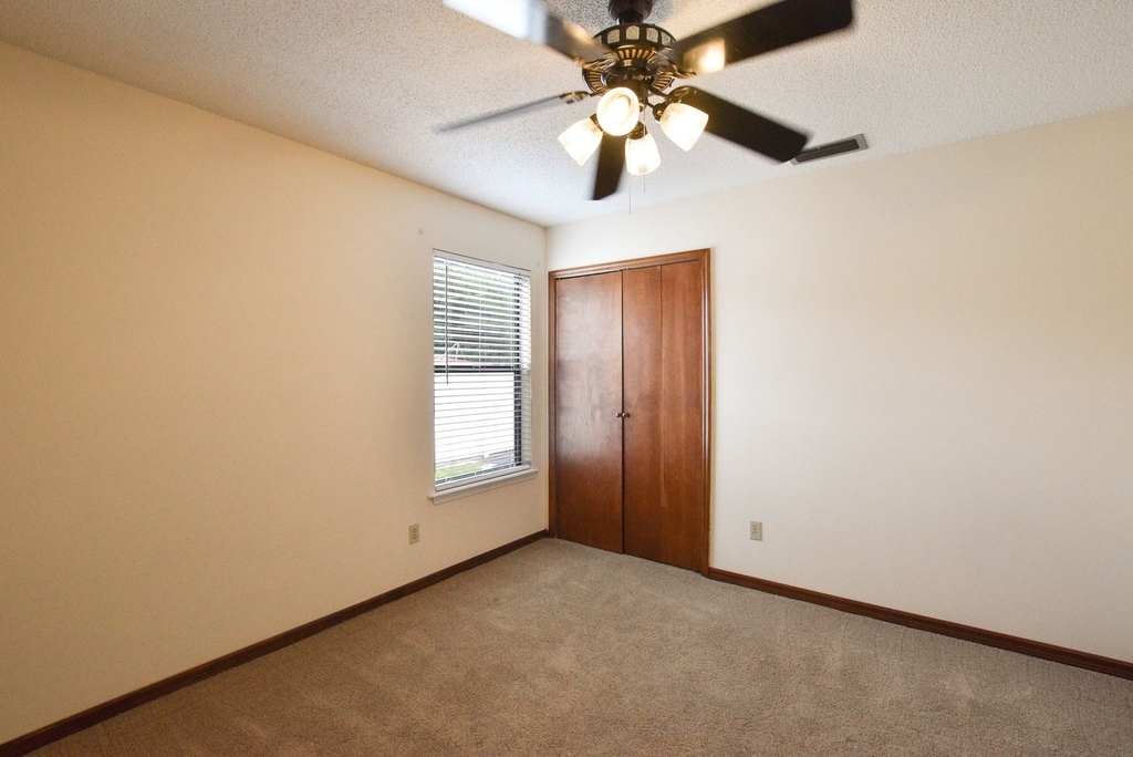 2853 Neil Road - Photo 13