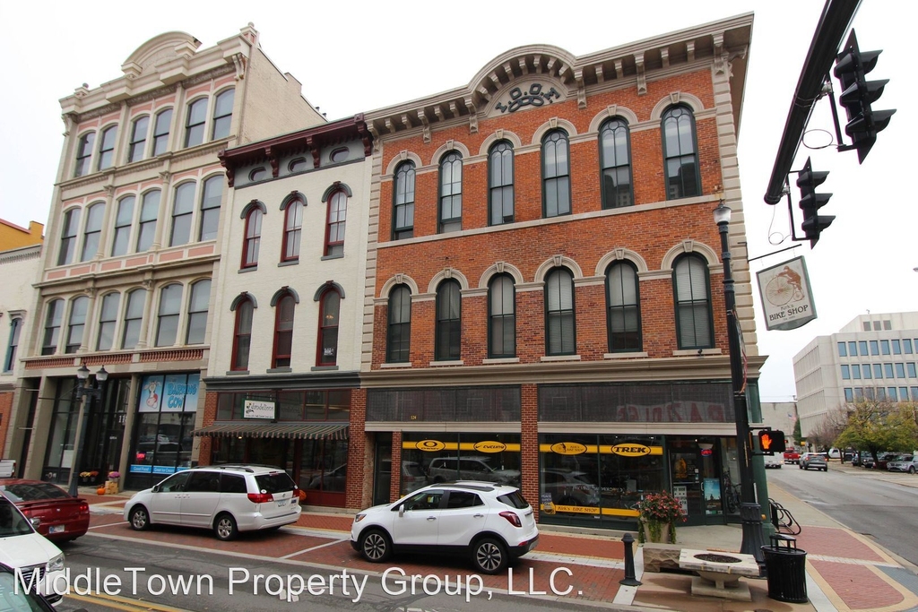 122 S. Walnut St. - Photo 2