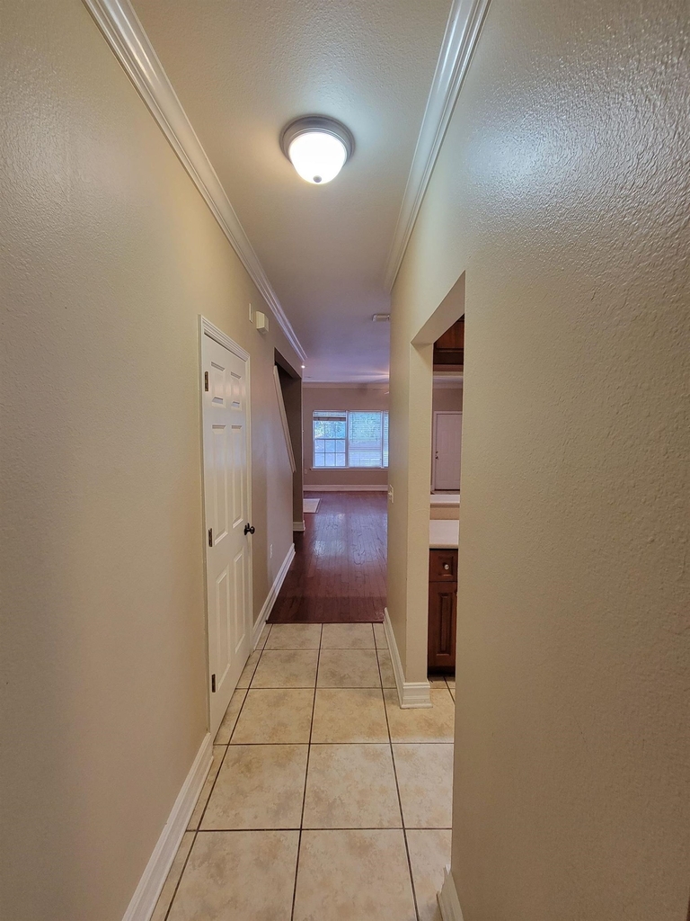 1521 Crescent Hills - Photo 1