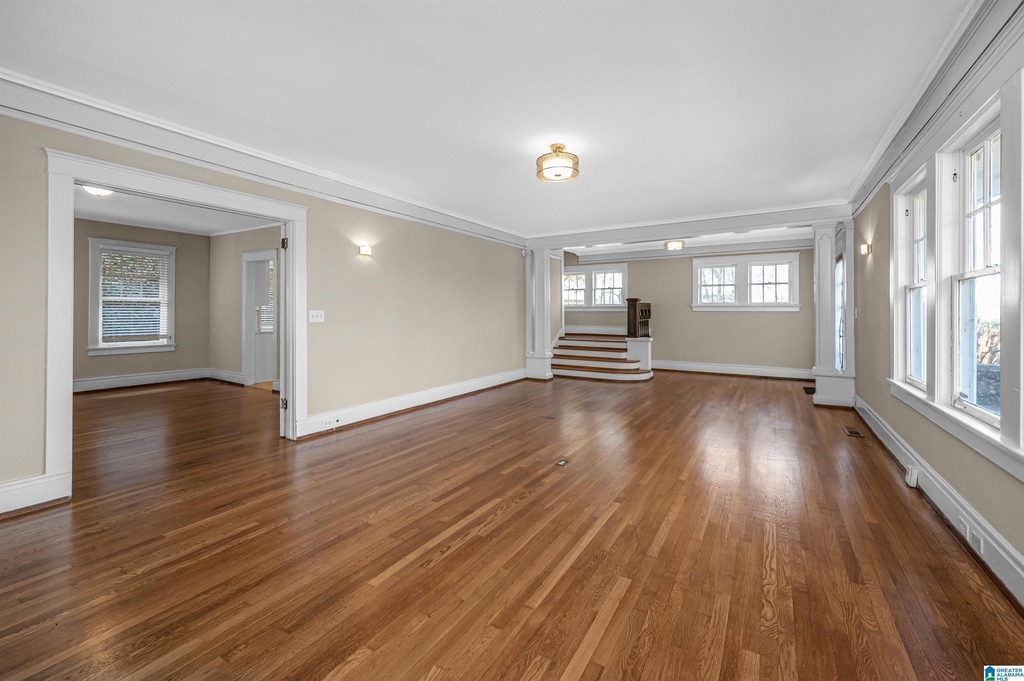 2523 Arlington Avenue - Photo 6