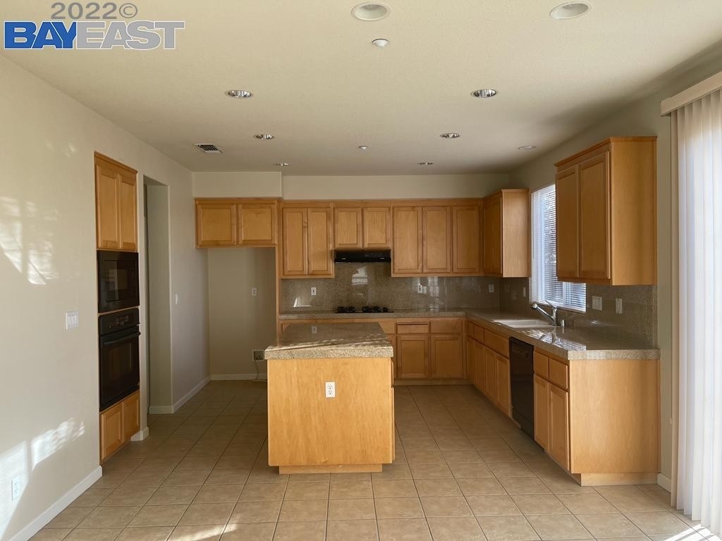 2703 Presidio Dr - Photo 9