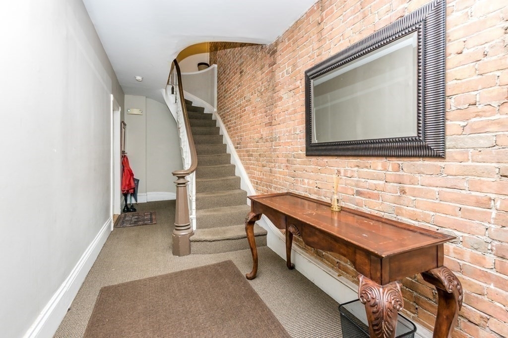 33 E Springfield Street - Photo 16