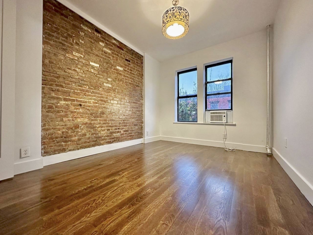 272 Grand Street - Photo 3