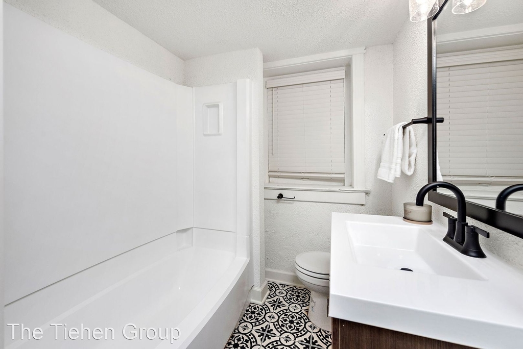 1412-1414 West 39th Street - Photo 27