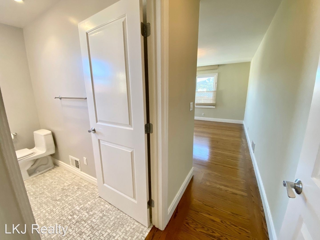 2755 34th Ave - Photo 19