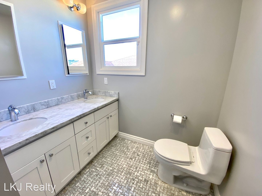 2755 34th Ave - Photo 23