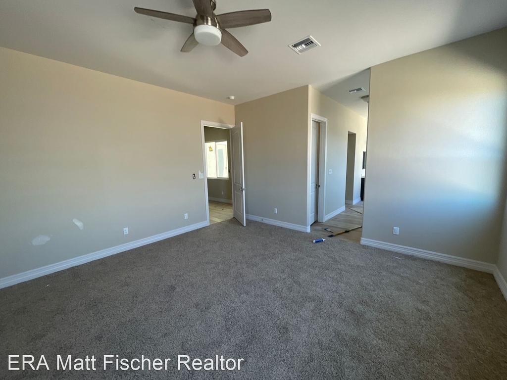 12830 S Karimme Avenue - Photo 6