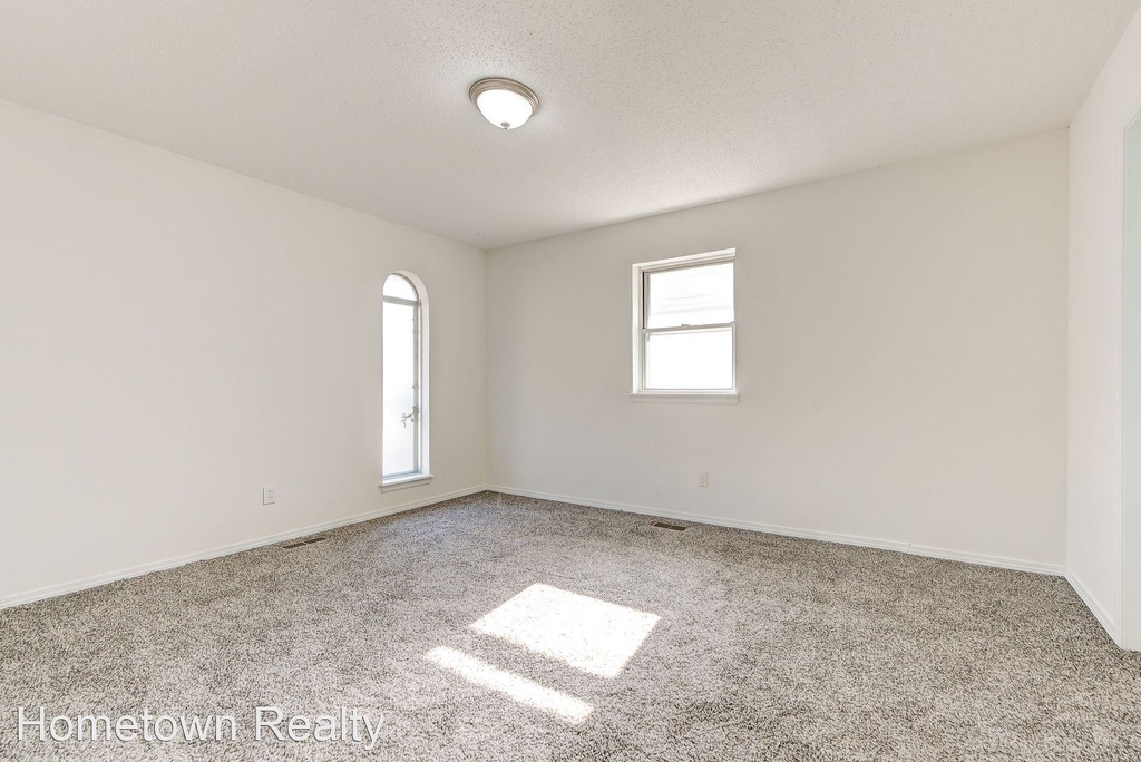 3425 N Ridgewood Drive - Photo 20