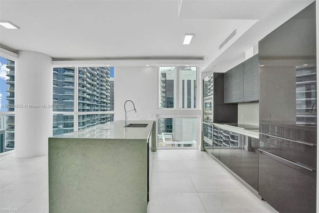 1080 Brickell Ave - Photo 3