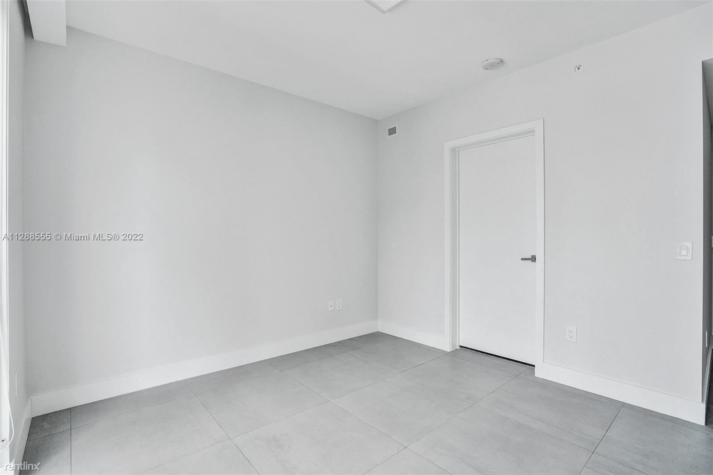 1080 Brickell Ave - Photo 20