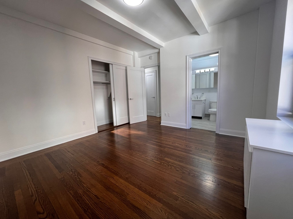 25 West 68th Street - Photo 6