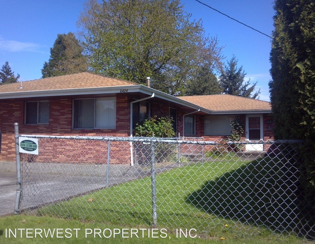 2424 - 2426 Se 157th Ave - Photo 1