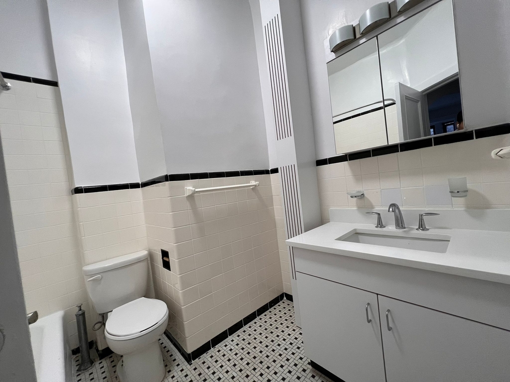 166 West 72nd Street - Photo 3