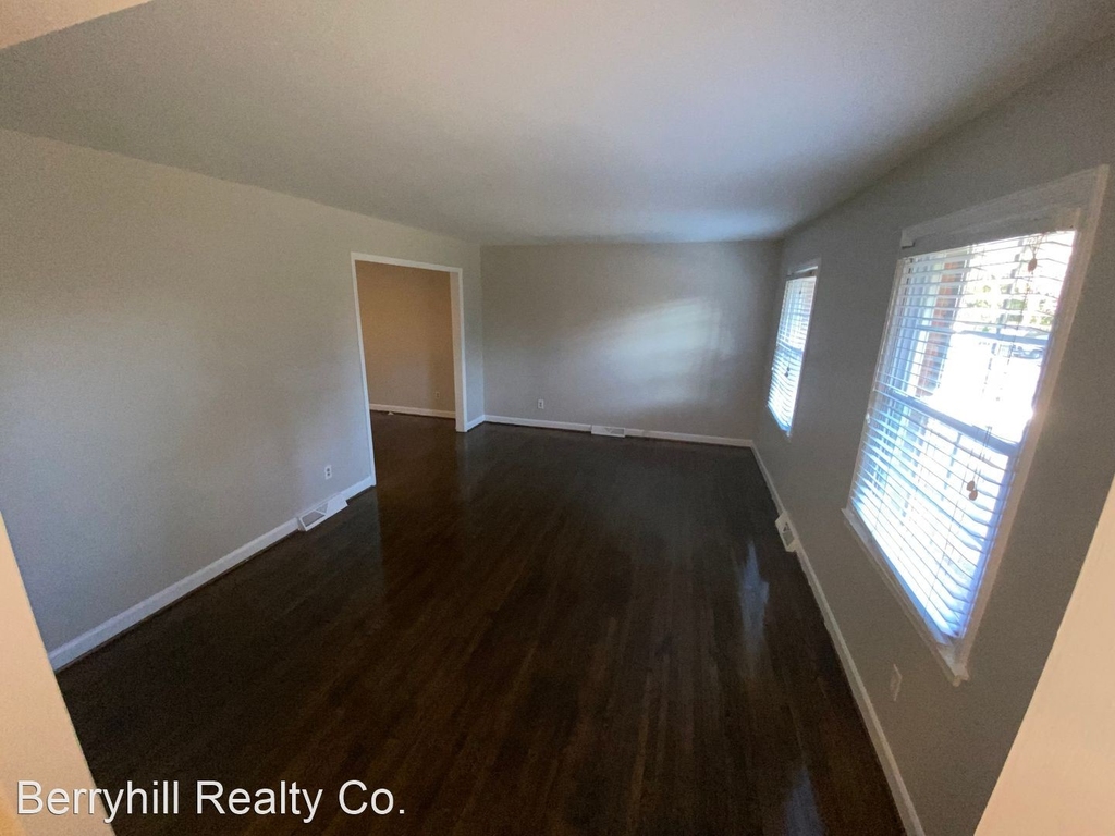 1427 Woodberry Rd - Photo 2