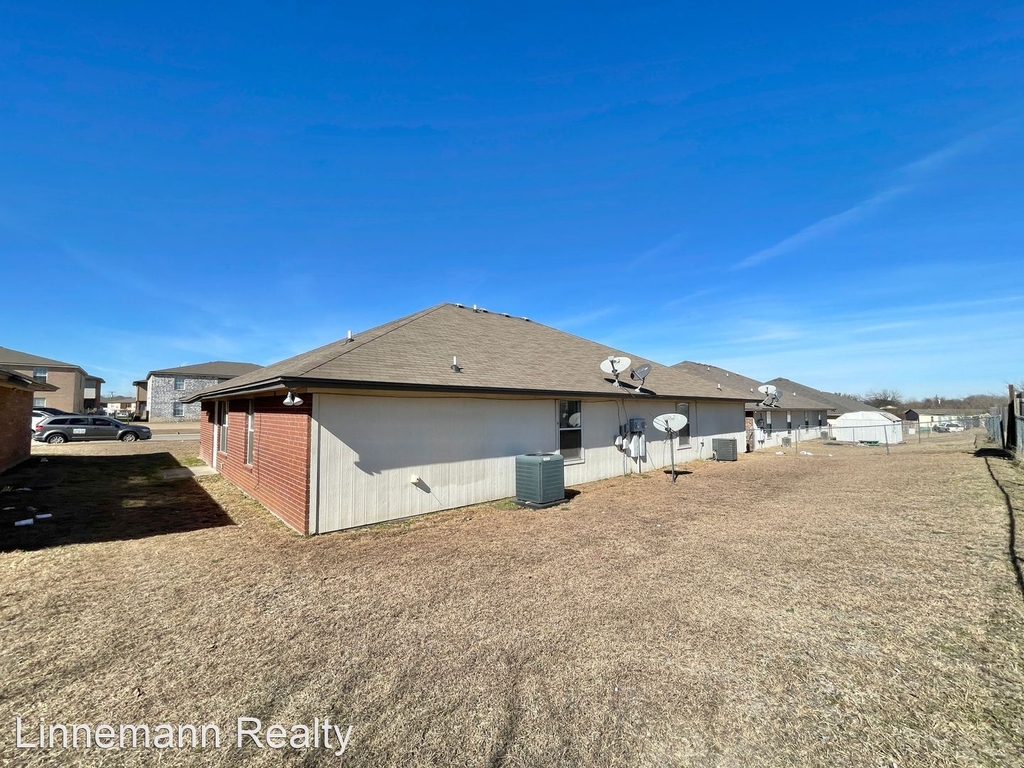 3204 Toledo Drive - Photo 19